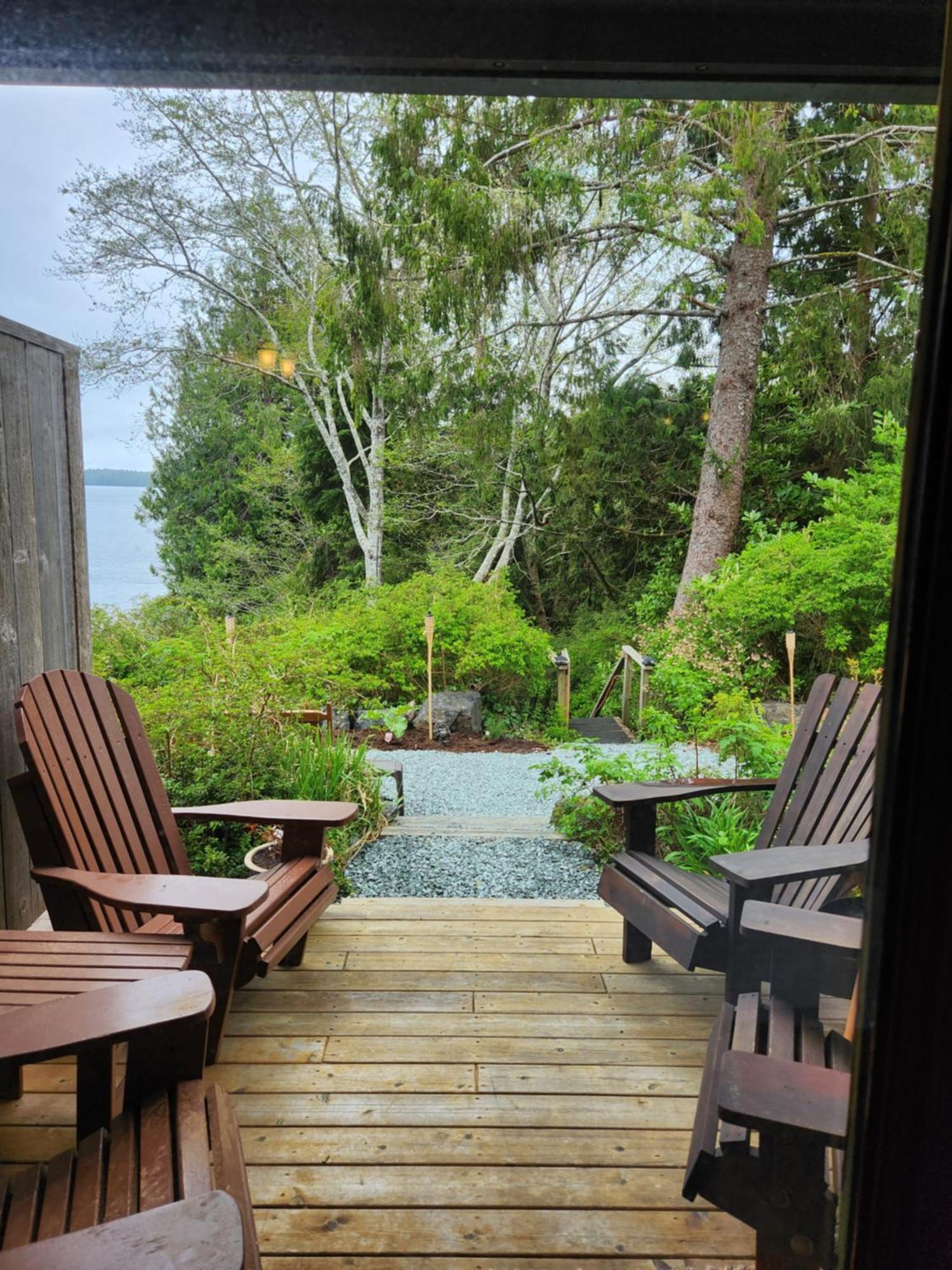 Lunar Cove Inn Charters And Tours Tofino Exterior photo